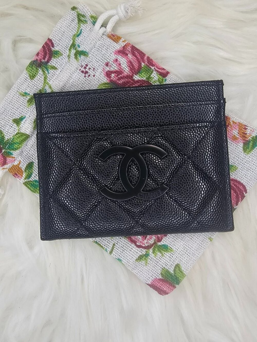 Black quilted cardholder
